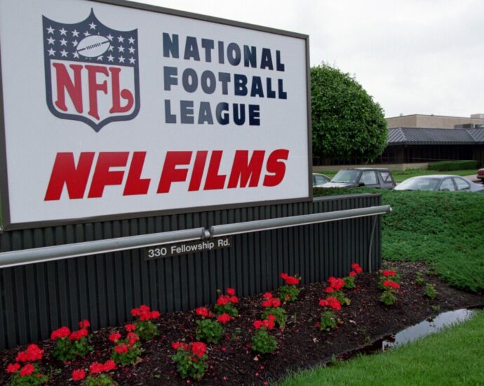 nfl-films-blames-suspension-of-offseason-hard-knocks-on-social-media