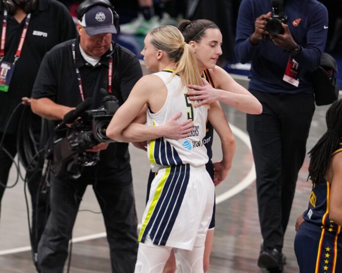 wnba-reacts-to-paige-bueckers'-appearance-for-wings-fever-game