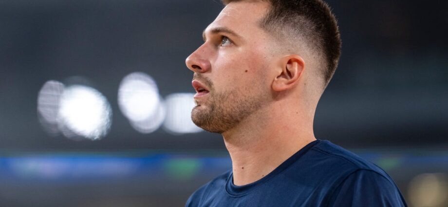luka-doncic-suffered-an-injury-scare-in-slovenia-friendly-on-saturday