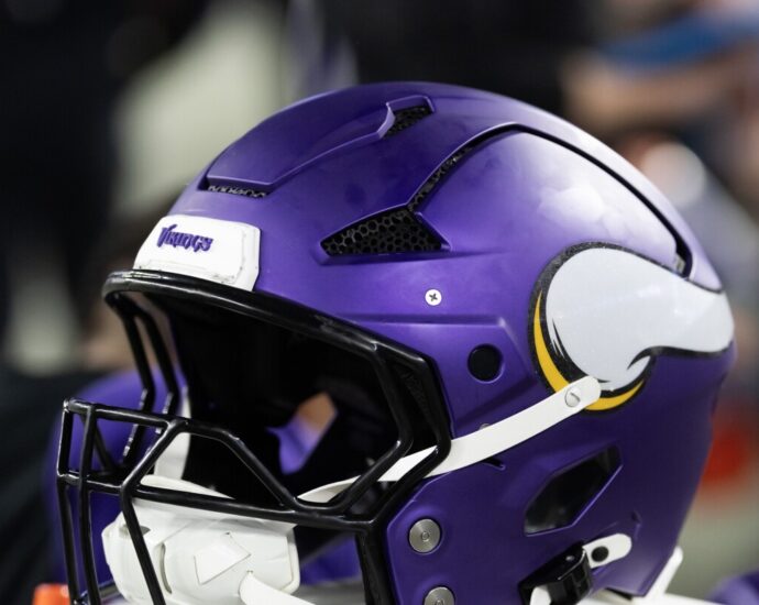 vikings-agree-to-terms-with-rb-xazavian-valladay