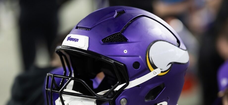 vikings-agree-to-terms-with-rb-xazavian-valladay