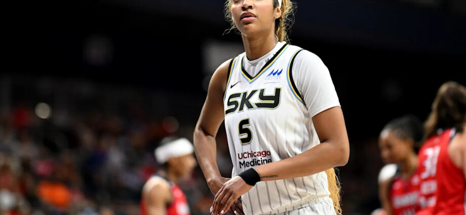 sky-star-angel-reese-available-to-return-from-back-injury-in-matchup-vs.-storm