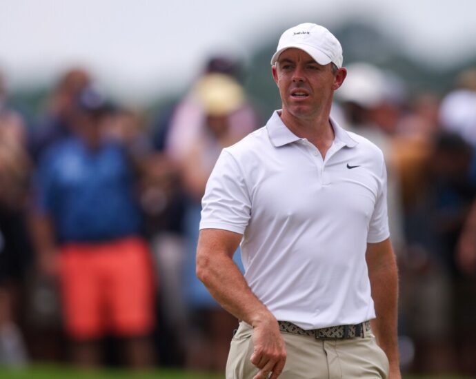 rory-mcilroy's-'lucky'-break-at-18th-hole-leaves-scottie-scheffler-relieved