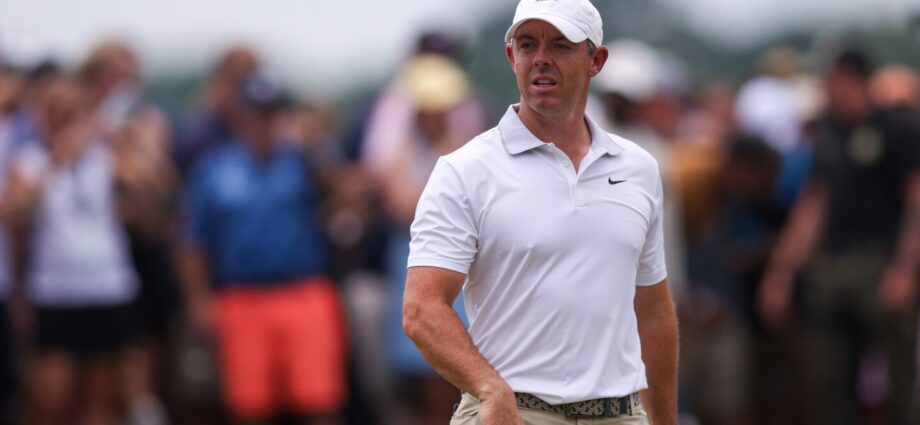 rory-mcilroy's-'lucky'-break-at-18th-hole-leaves-scottie-scheffler-relieved