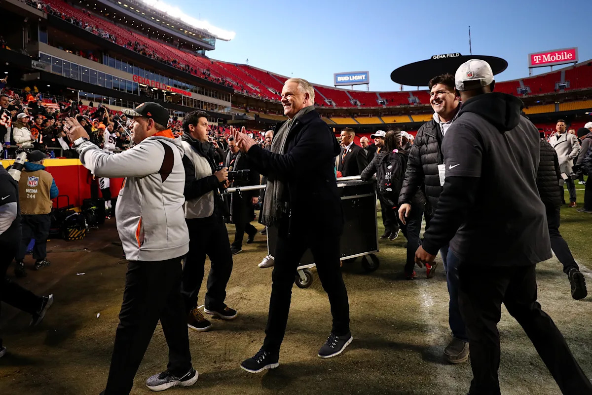 boomer-esiason-lays-out-lackluster-accomodations-for-bengals'-ring-of-honor-ceremony-in-october