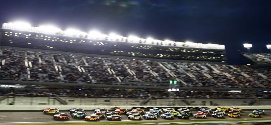 coke-zero-400-green-flag-delivered-by-troops-rappelling-from-helicopter-ahead-of-nascar-regular-season-finale