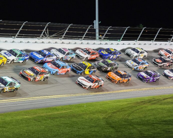 nascar-insider-doubles-down-on-‘win-and-you’re-in’-playoff-format-after-epic-daytona-finish