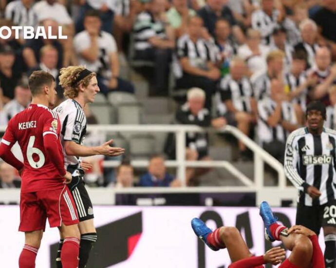 -van-dijk-suffers-horror-tackle,-stud-marks-in-pl-thriller