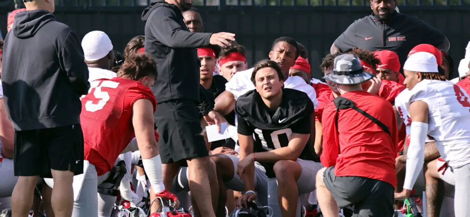 day-keeping-simple-approach-for-sayin-as-no.-3-ohio-state-prepares-to-host-top-ranked-texas