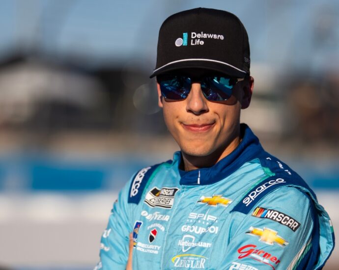 carson-hocevar-ends-up-backwards-on-pit-road-after-contact-with-christopher-bell,-battle-with-chase-elliott