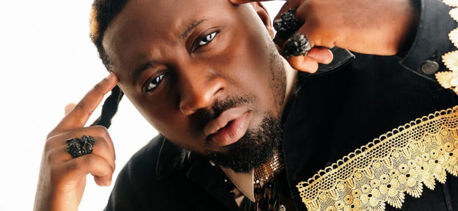 Build of abode Quo Lyrics by Amerado