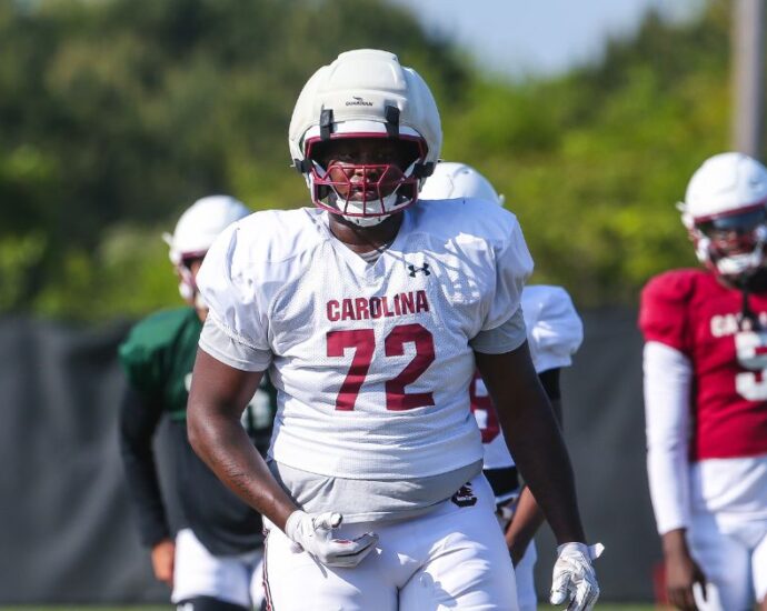 injury-report:-freshman-ol-to-make-south-carolina-debut-saturday