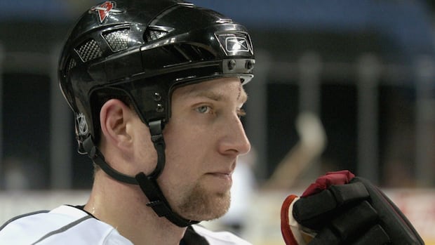 >-buffalo-sabres-place-coach-adam-mair-on-leave-after-drunk-driving-arrest-with-3-children-in-car