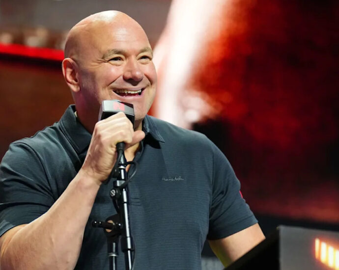 it’s-a-big-weekend-for-boxing’s-own-dana-white-—-and-oh-yeah,-don’t-forget-there’s-a-ufc!