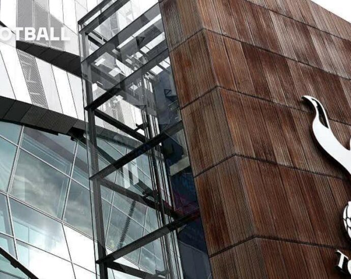 -line-ups-announced:-villarreal-out-to-spring-a-surprise-in-london