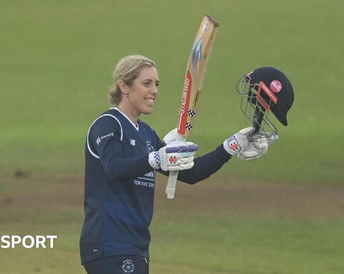 adams-century-leads-hampshire-to-one-day-cup-final