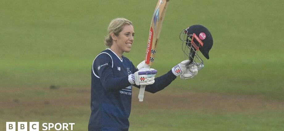 adams-century-leads-hampshire-to-one-day-cup-final