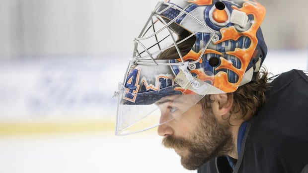 >-edmonton-oilers-netminder-stuart-skinner-feels-lighter-and-quicker-as-camp-begins