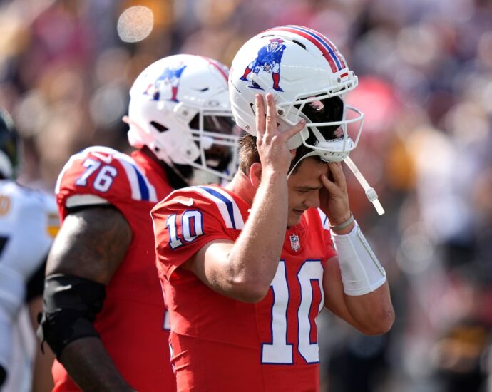 ‘what-a-disaster’:-miscues-have-patriots-trailing-in-second-half