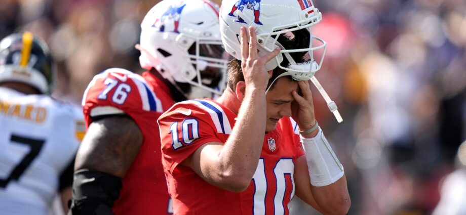 ‘what-a-disaster’:-miscues-have-patriots-trailing-in-second-half