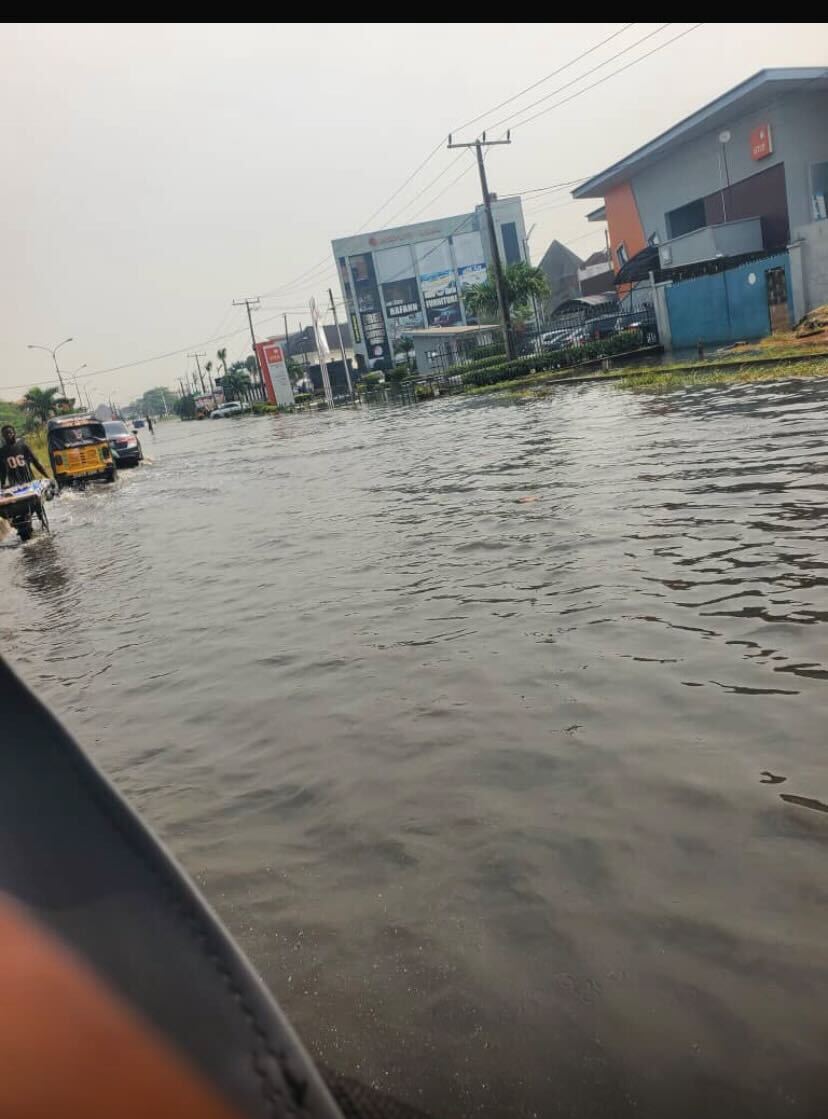 Heavy rainfall floods Lagos, residents fight to navigate streets
