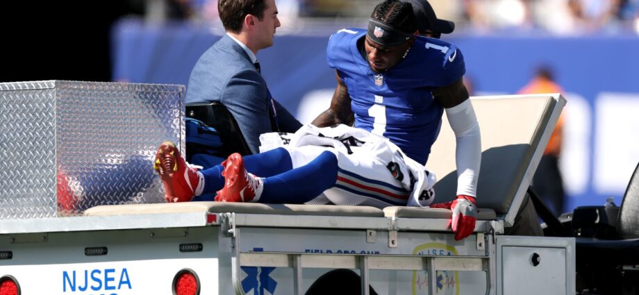 giants-hold-13-10-halftime-lead-after-losing-malik-nabers