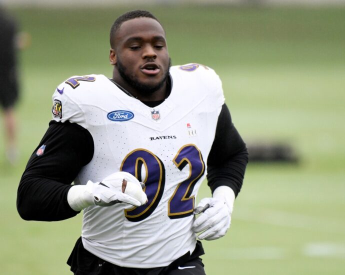 nnamdi-madubuike-will-miss-the-rest-of-the-season-with-a-neck-injury