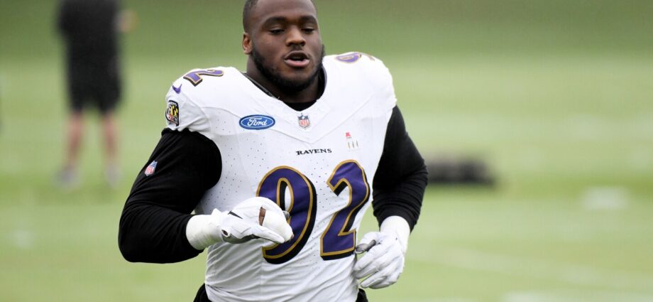 nnamdi-madubuike-will-miss-the-rest-of-the-season-with-a-neck-injury