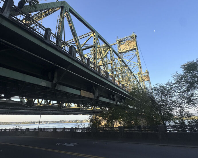 Idea: Federal funding for I-5 Bridge change challenge in jeopardy