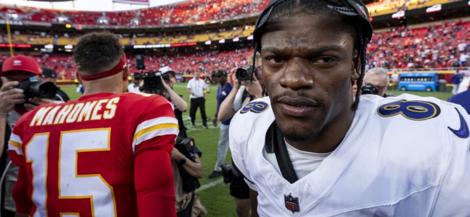 report:-lamar-jackson-could-miss-2-3-weeks-with-hamstring-injury