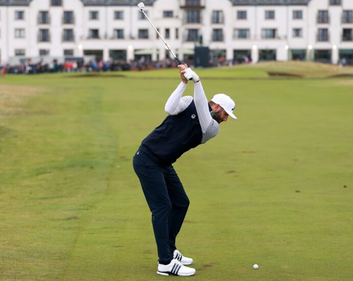 dustin-johnson-fires-64-at-carnoustie-to-sit-one-off-lead-at-alfred-dunhill-links