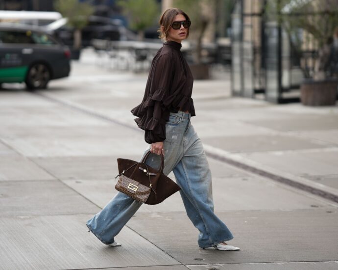 12 Finest Baggy Denims for Ladies, Curated by Model Editors