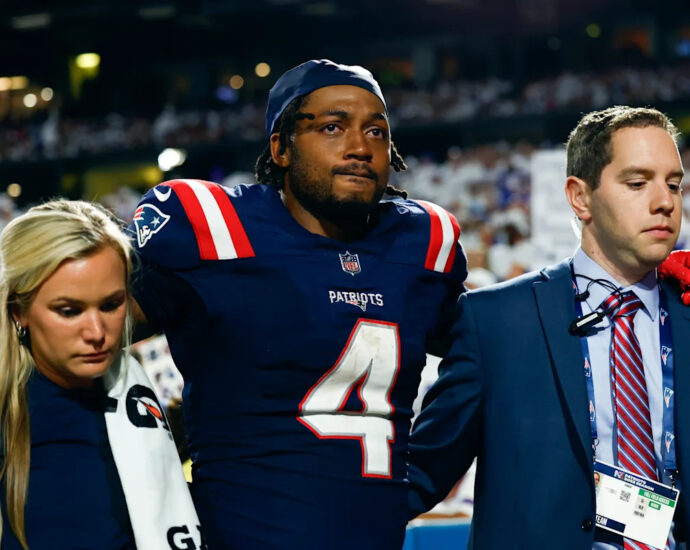 patriots-rb-antonio-gibson-reportedly-out-for-season-with-torn-acl-sustained-vs.-bills