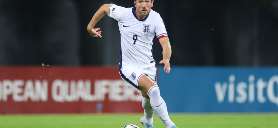 -not-putting-himself-at-no-1?-kane-picks-the-greatest-centre-forward-ever