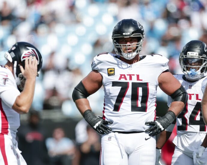 jake-matthews,-darnell-mooney-questionable-to-play-for-the-falcons