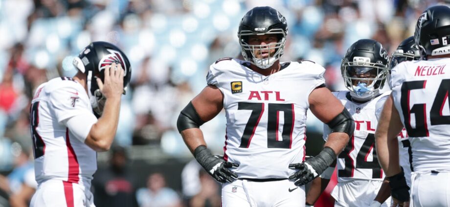 jake-matthews,-darnell-mooney-questionable-to-play-for-the-falcons