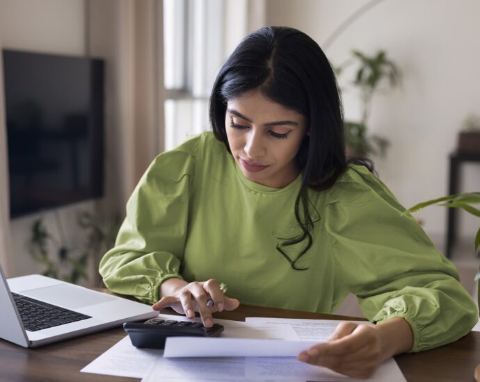 Submitting Taxes in Canada: Handy Data for Newbies