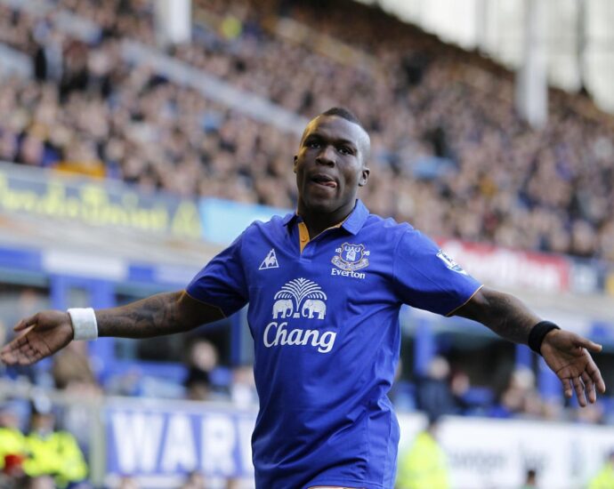 former-everton-winger-royston-drenthe-in-hospital-after-suffering-stroke