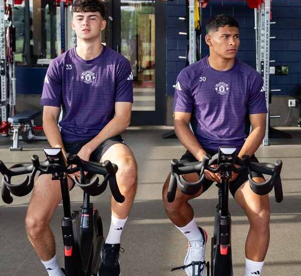 Leon and Fredricson with U21s for Barnsley clash