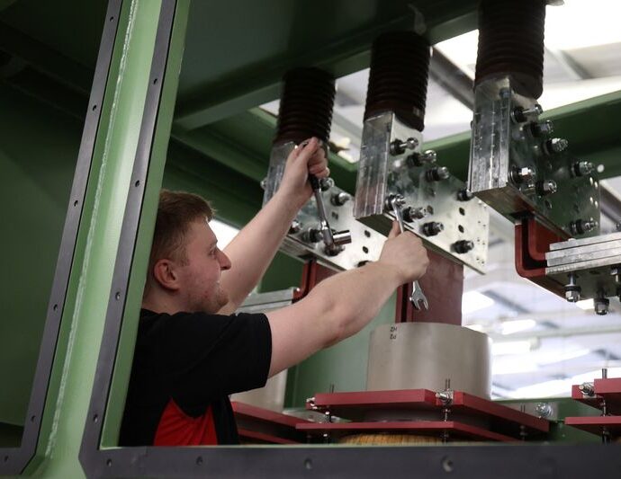 UK producers invest at slowest tempo since 2017, file says