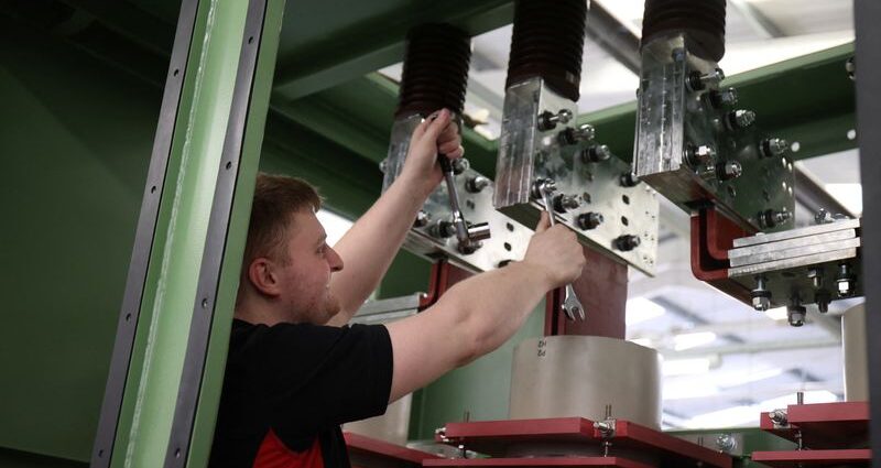 UK producers invest at slowest tempo since 2017, file says