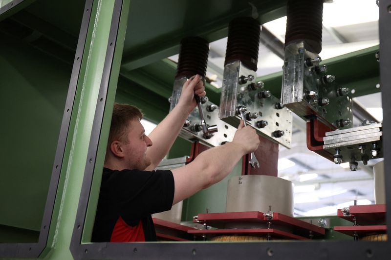 UK producers invest at slowest tempo since 2017, file says