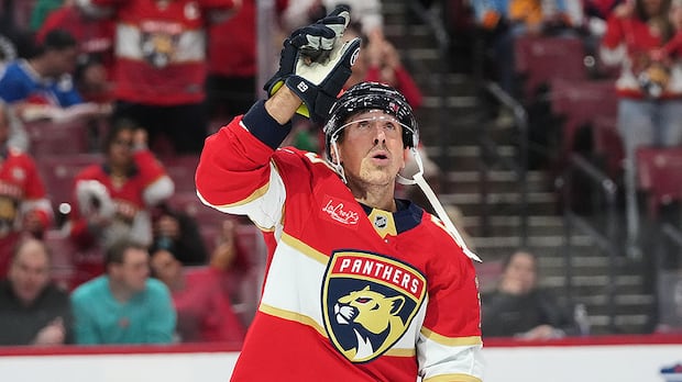 >-panthers’-brad-marchand-dedicates-‘special’-goal-to-late-daughter-of-close-friend