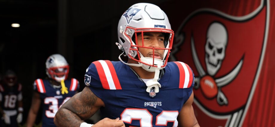 patriots-vs.-buccaneers:-kyle-williams-first-career-touchdown-ties-game-7-7