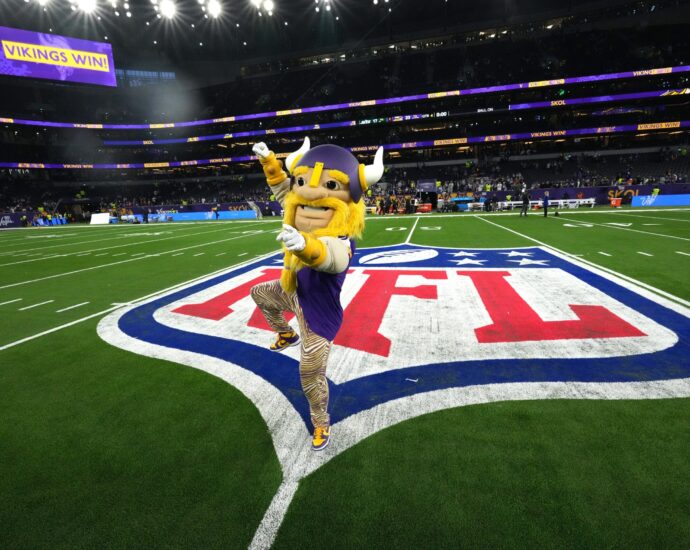 Vikings Rookie Makes the PFF Midseason All-Expert Team