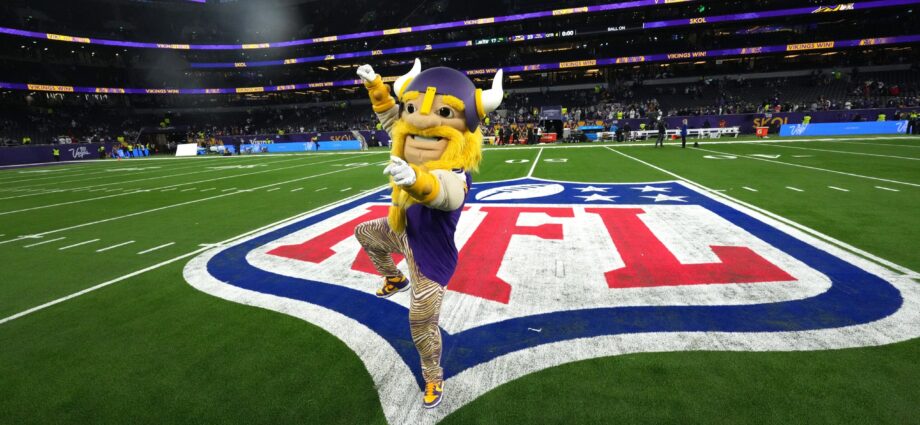 Vikings Rookie Makes the PFF Midseason All-Expert Team