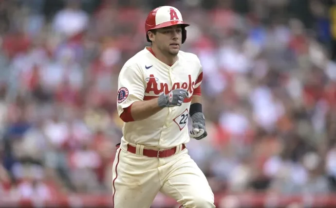 braves-veteran-infielder-retires-after-failed-pitching-experiment