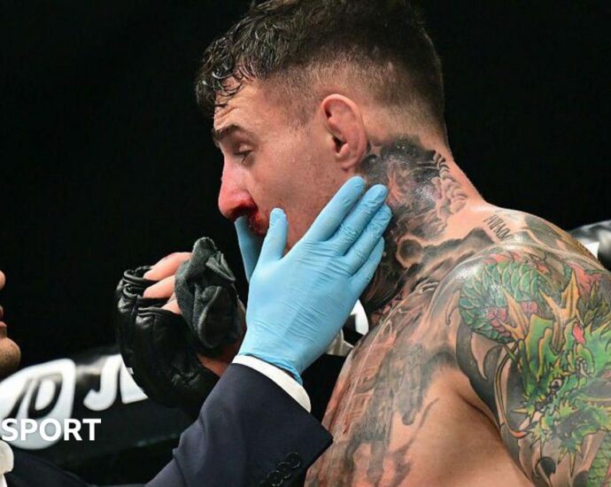 ufc-referees-to-clamp-down-on-eye-pokes-–-dean