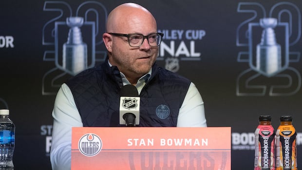 >-‘we’re-just-not-clicking,’-oilers-gm-stan-bowman-says-of-edmonton’s-scuffling-start