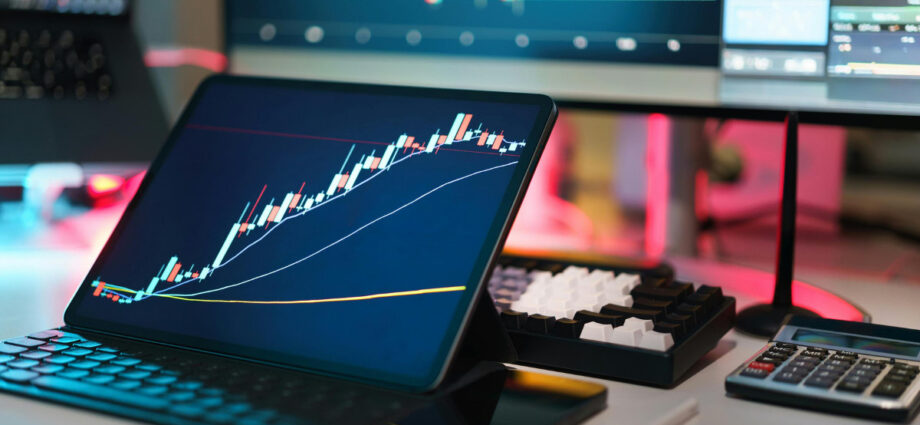 SOL Trace Indicators Flashing — Painful Pullback Coming?